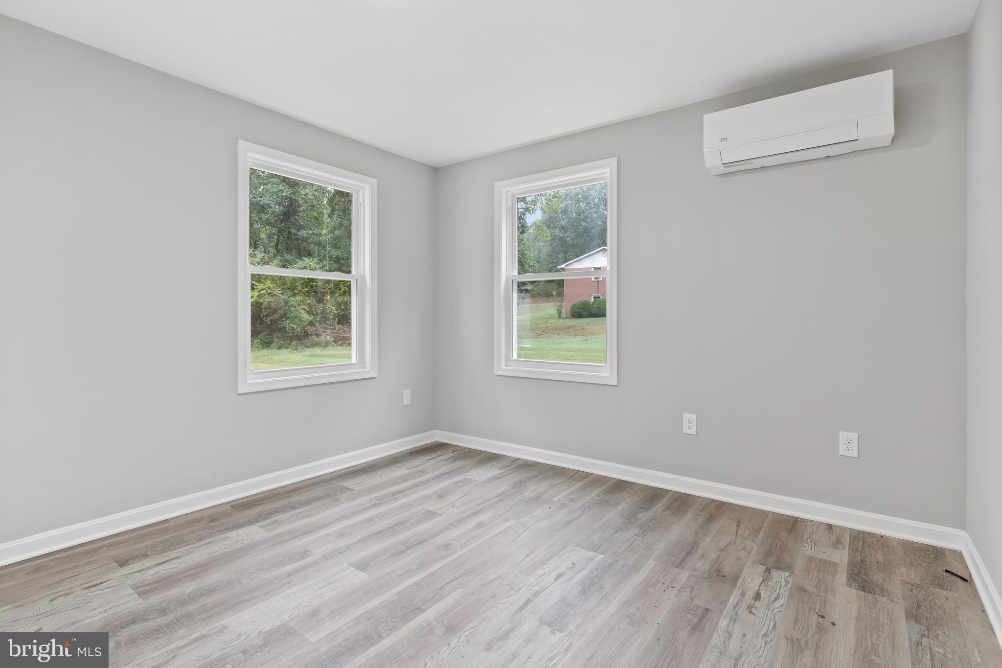 HOLLYWOOD - Residential Lease