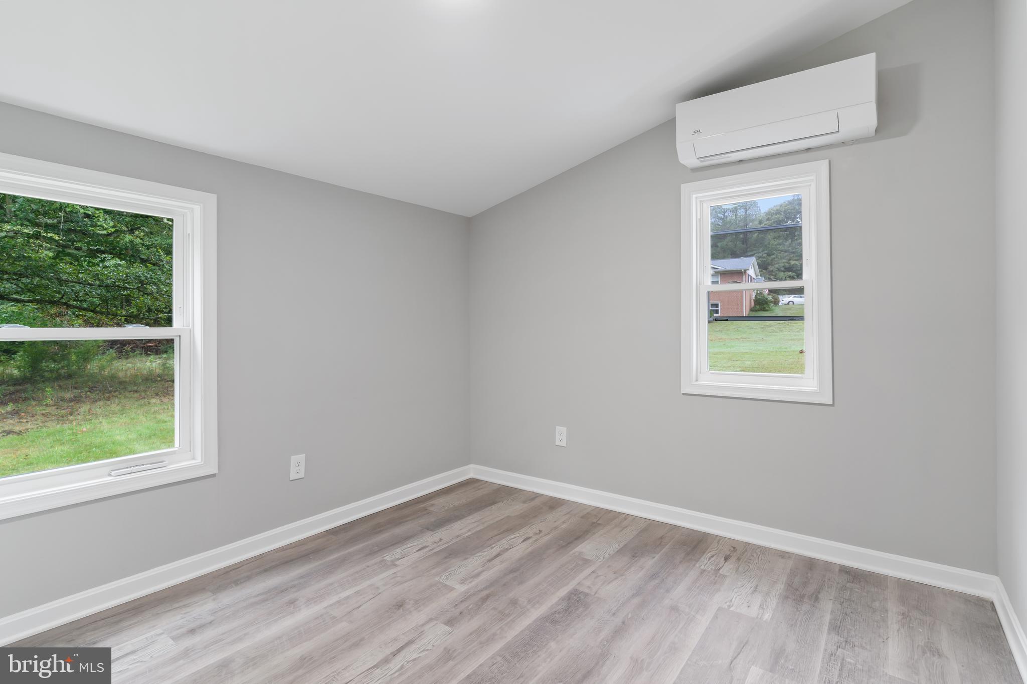 HOLLYWOOD - Residential Lease