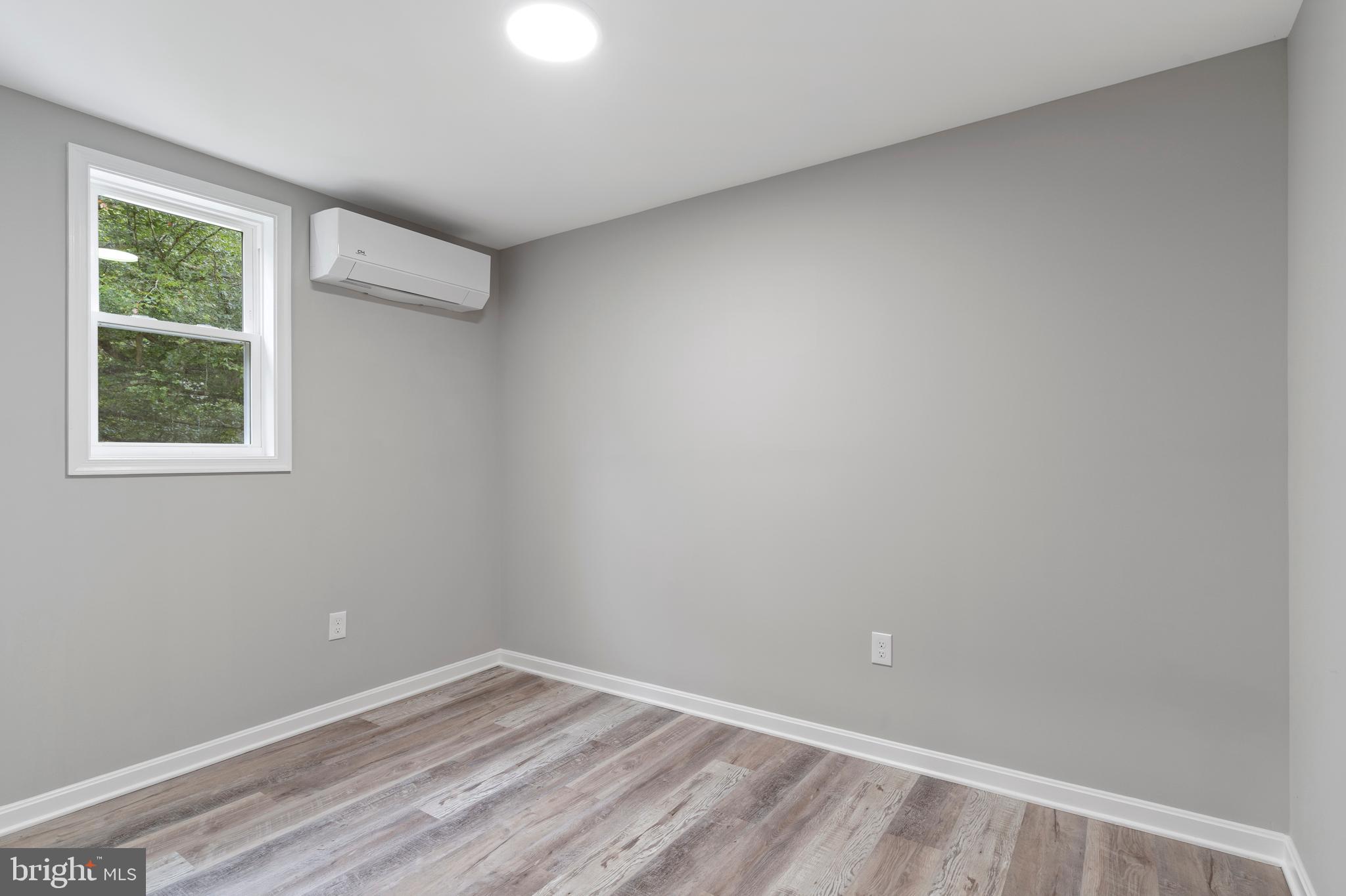 HOLLYWOOD - Residential Lease