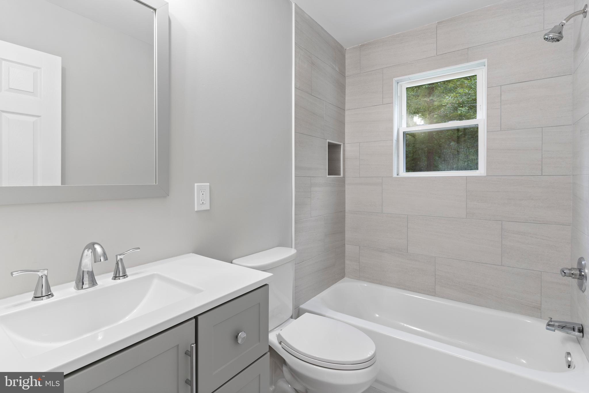 HOLLYWOOD - Residential Lease