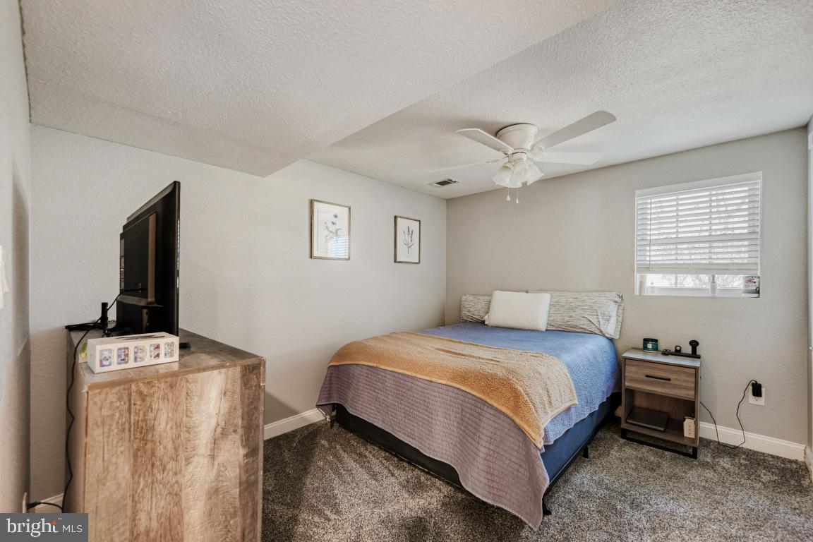 HALLMARK WOODS - Residential