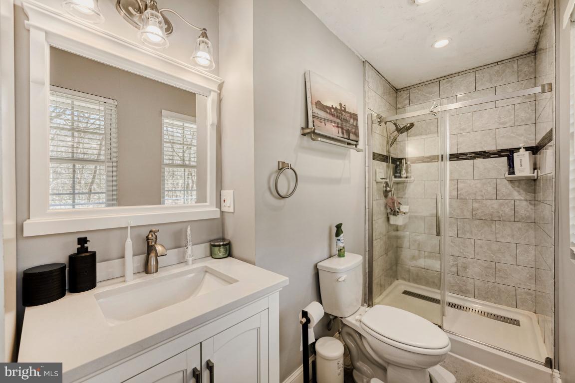 HALLMARK WOODS - Residential