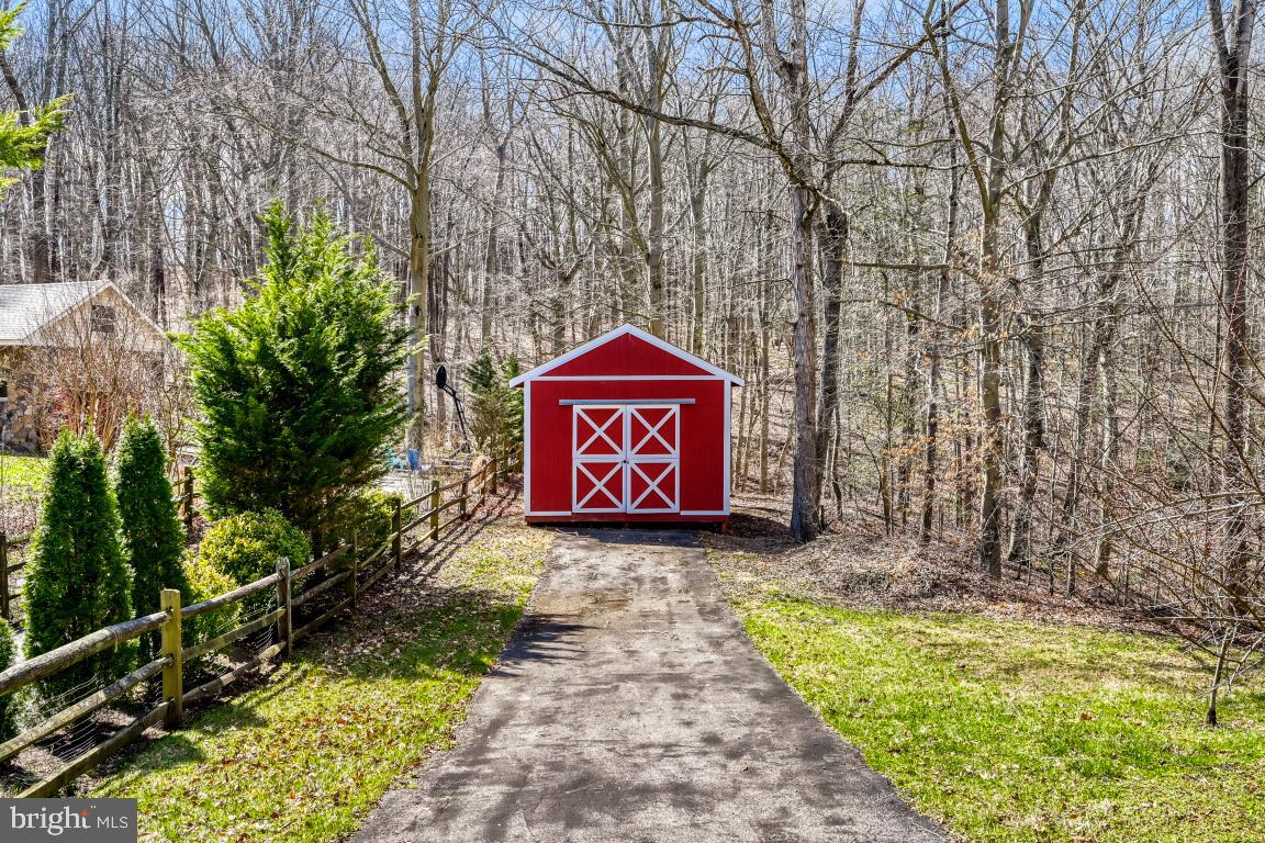 HALLMARK WOODS - Residential