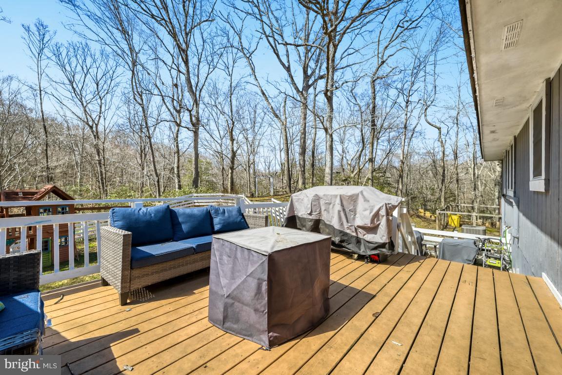 HALLMARK WOODS - Residential