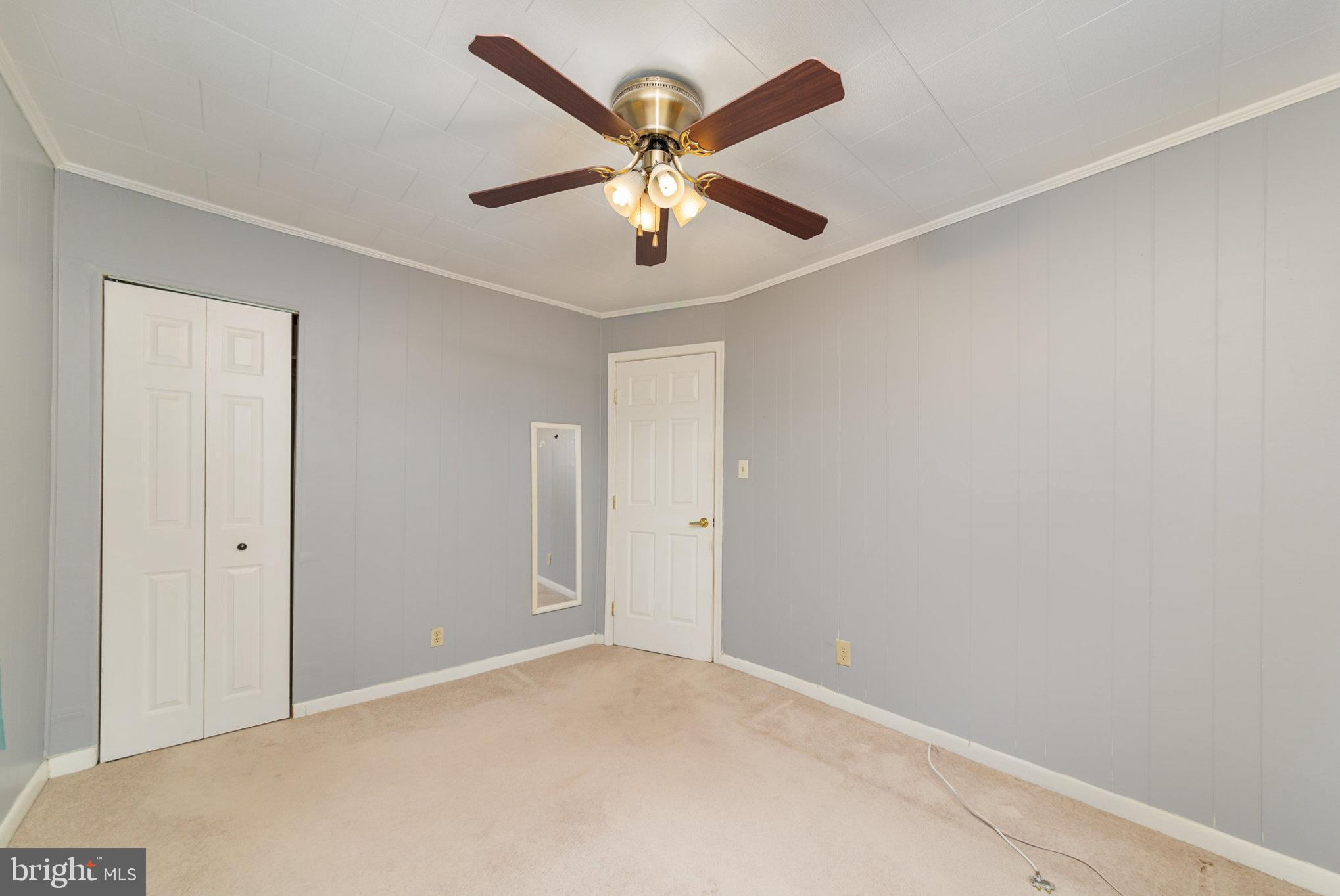 GRAY MANOR - Residential