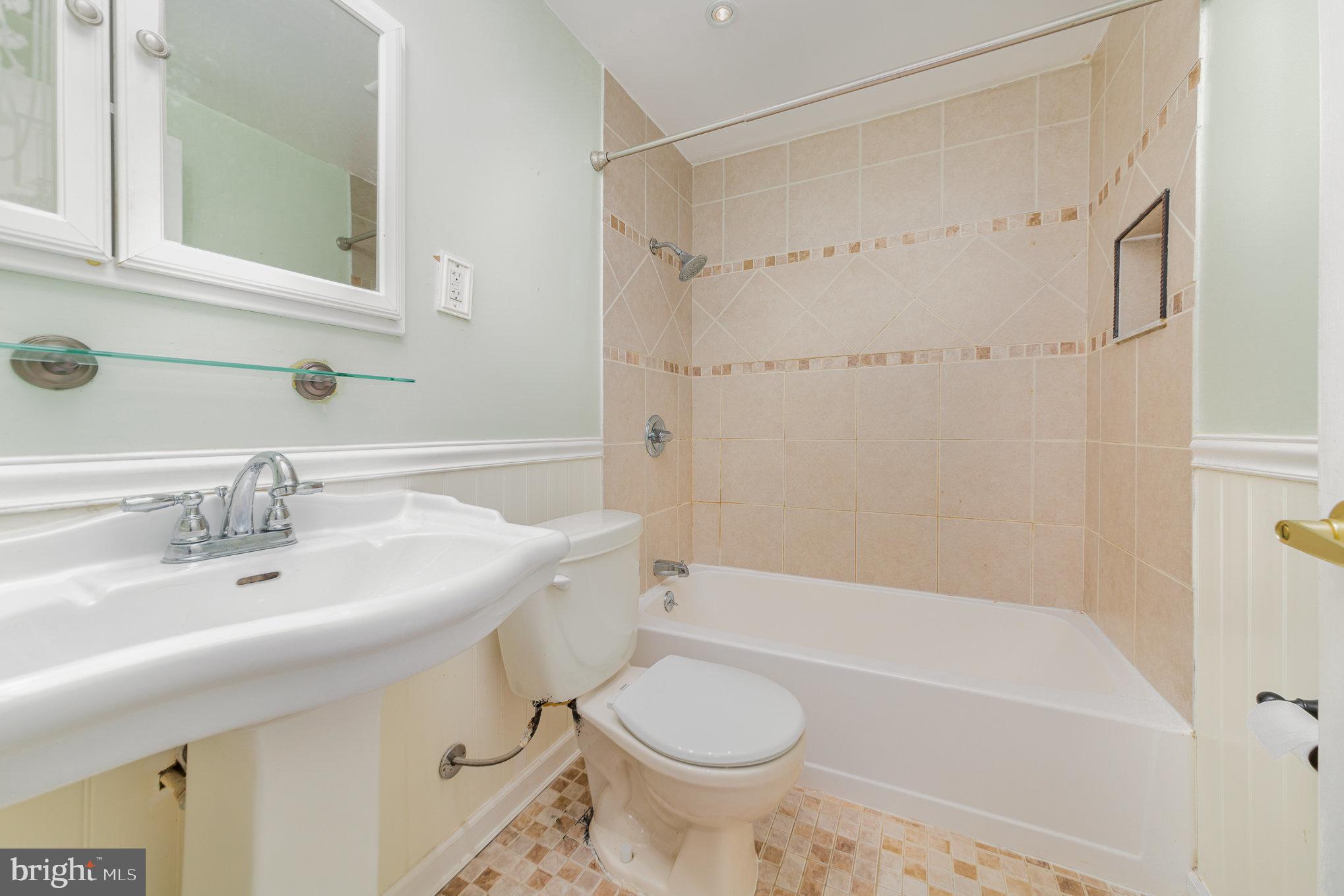 GRAY MANOR - Residential