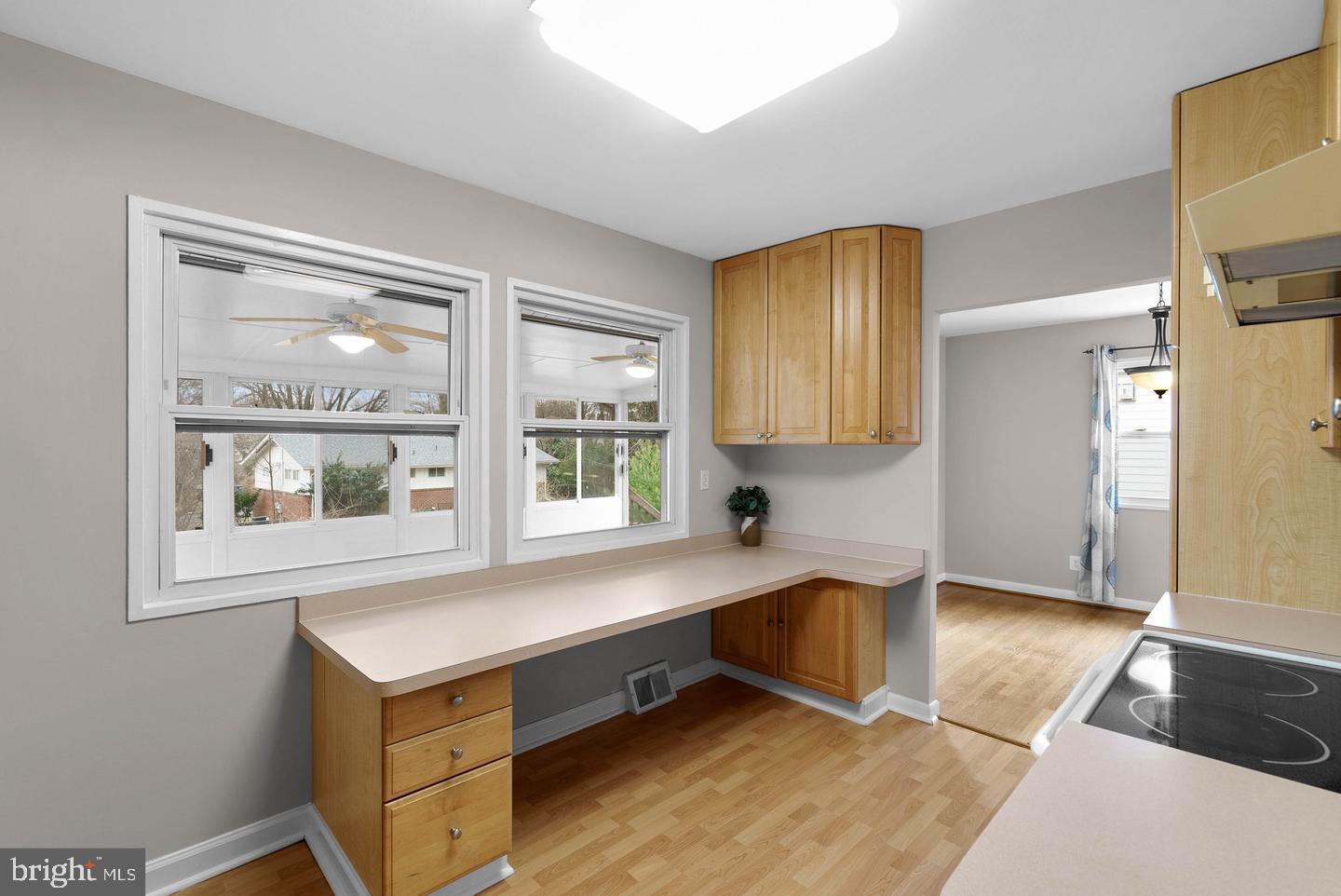 BROYHILLS MCLEAN ESTATES - Residential Lease