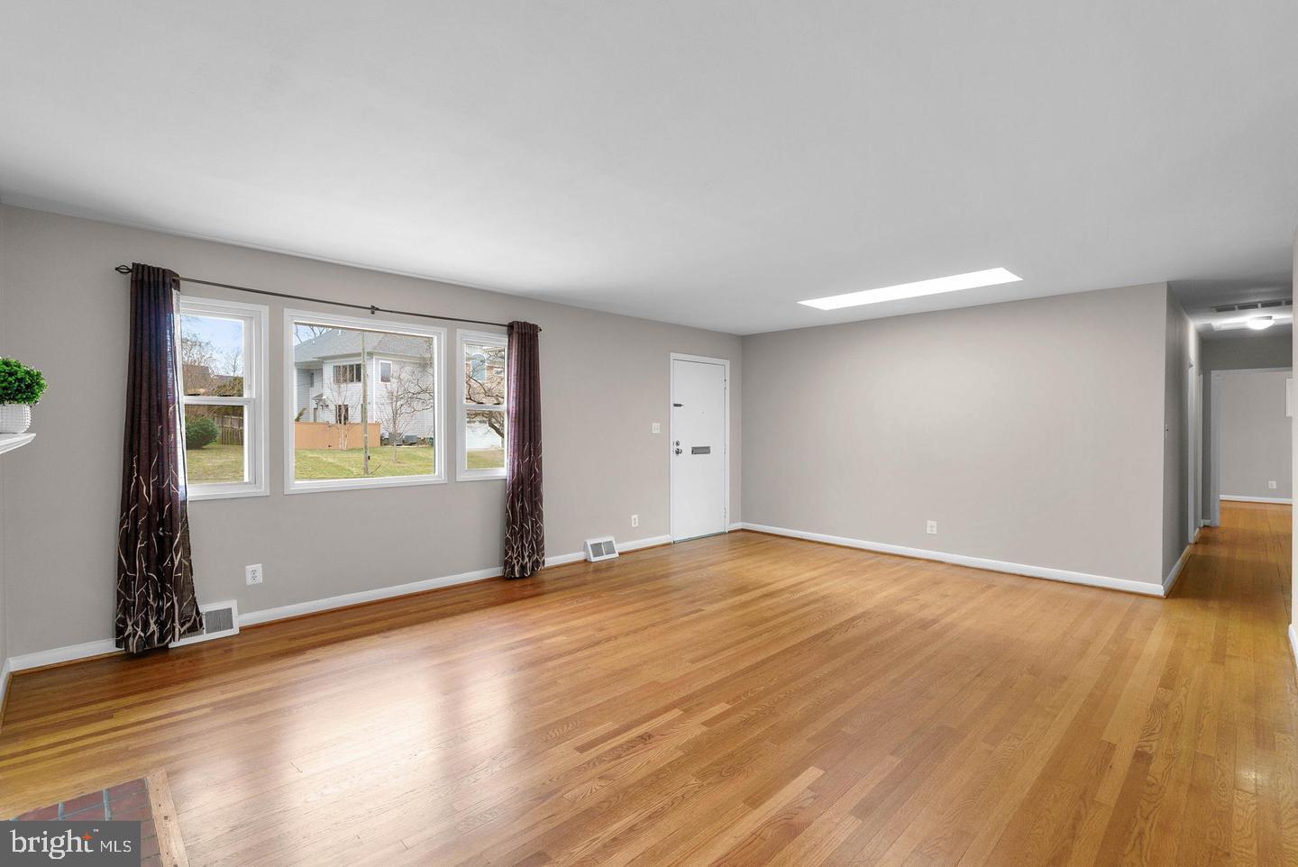 BROYHILLS MCLEAN ESTATES - Residential Lease