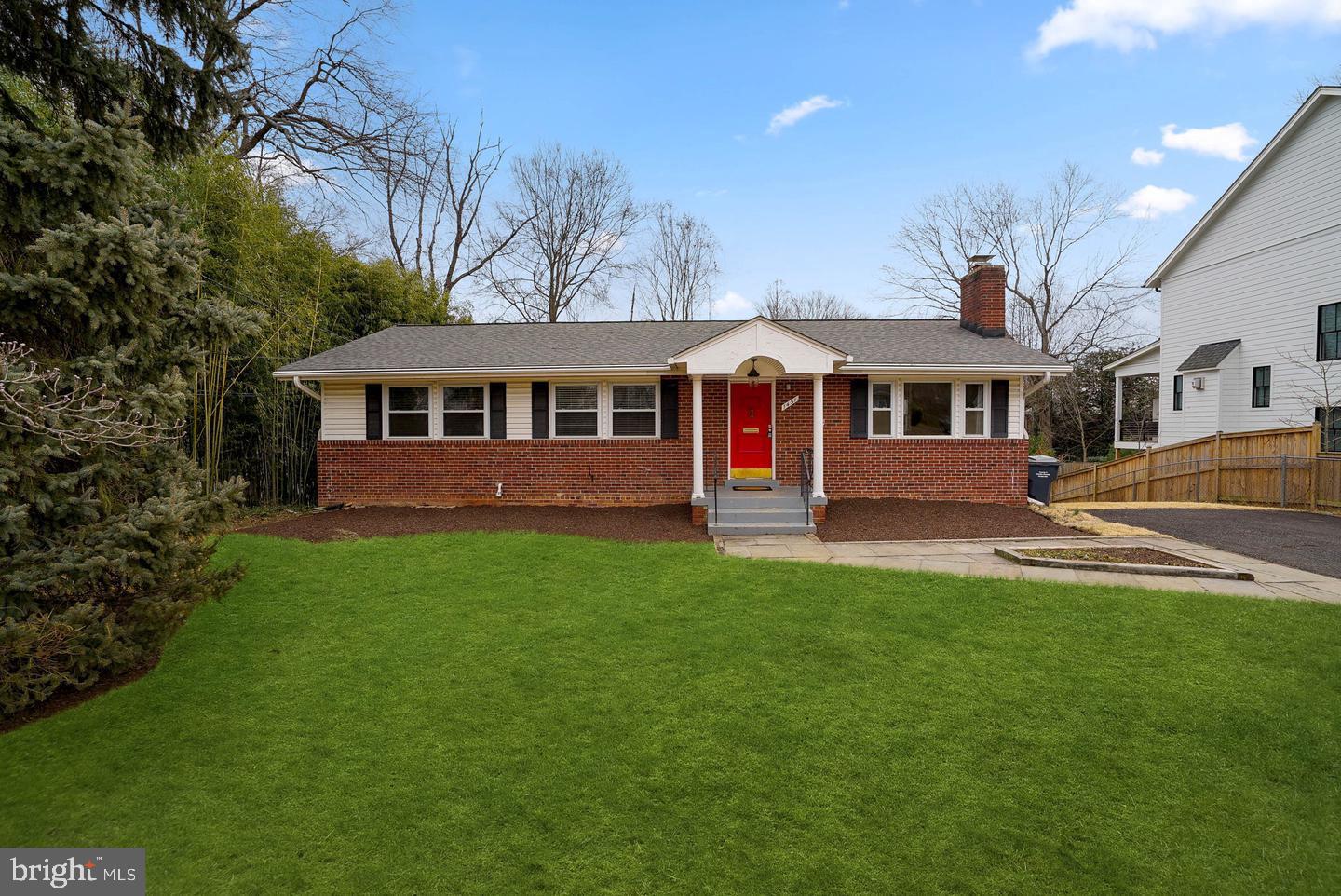 BROYHILLS MCLEAN ESTATES - Residential Lease