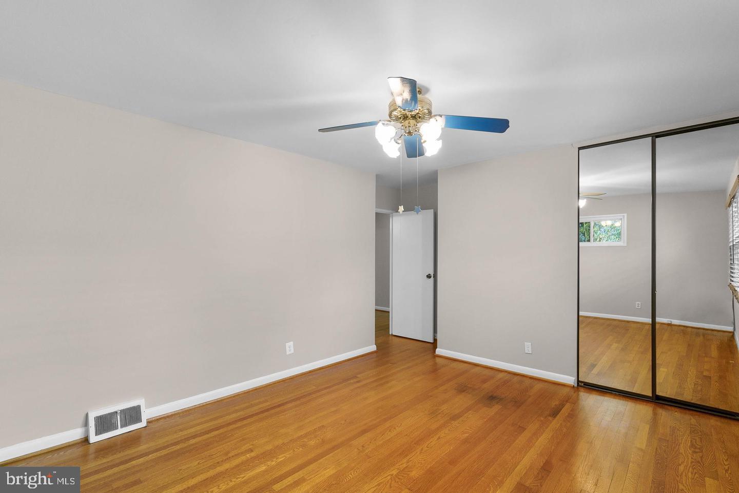 BROYHILLS MCLEAN ESTATES - Residential Lease