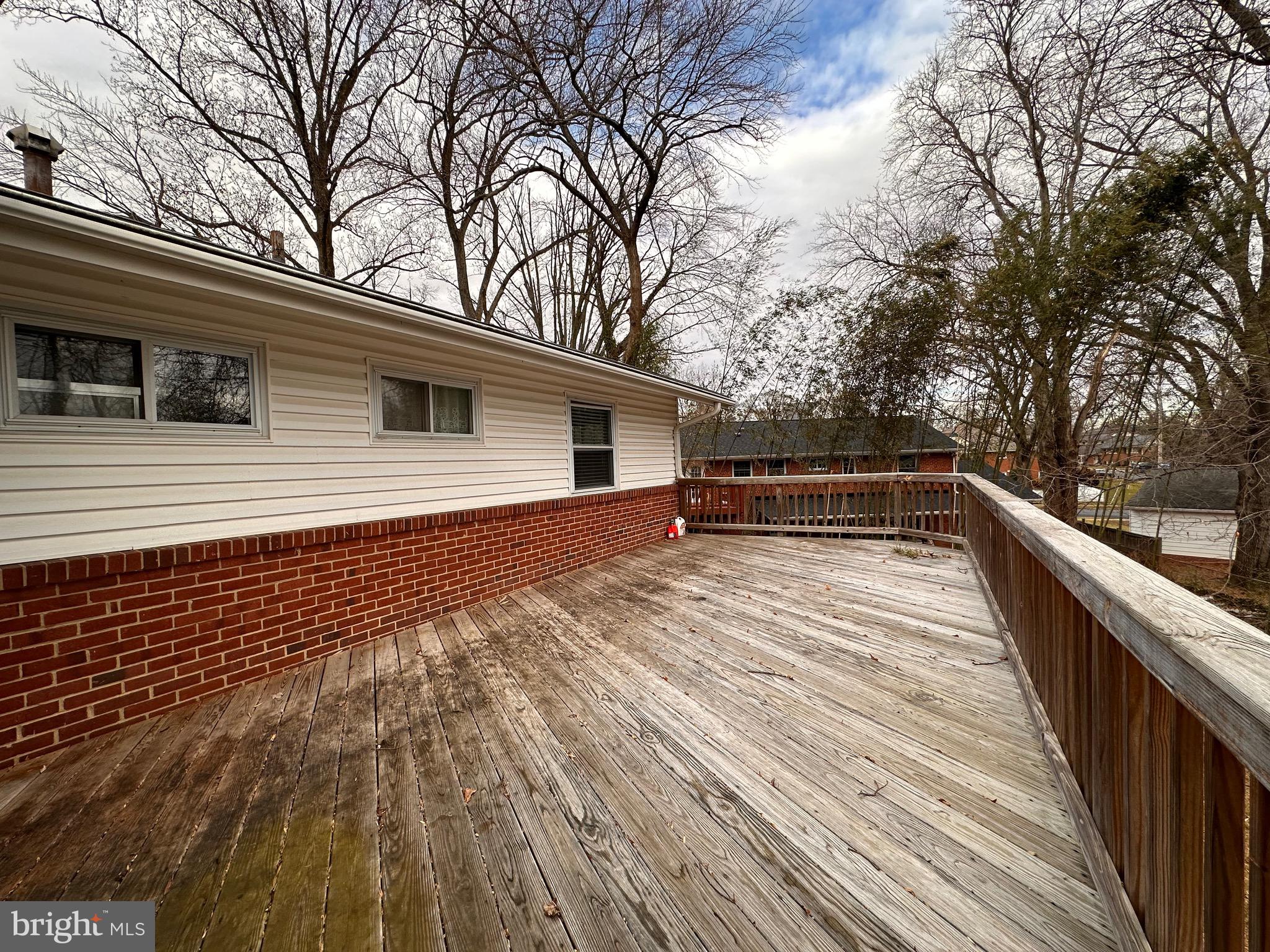 BROYHILLS MCLEAN ESTATES - Residential Lease