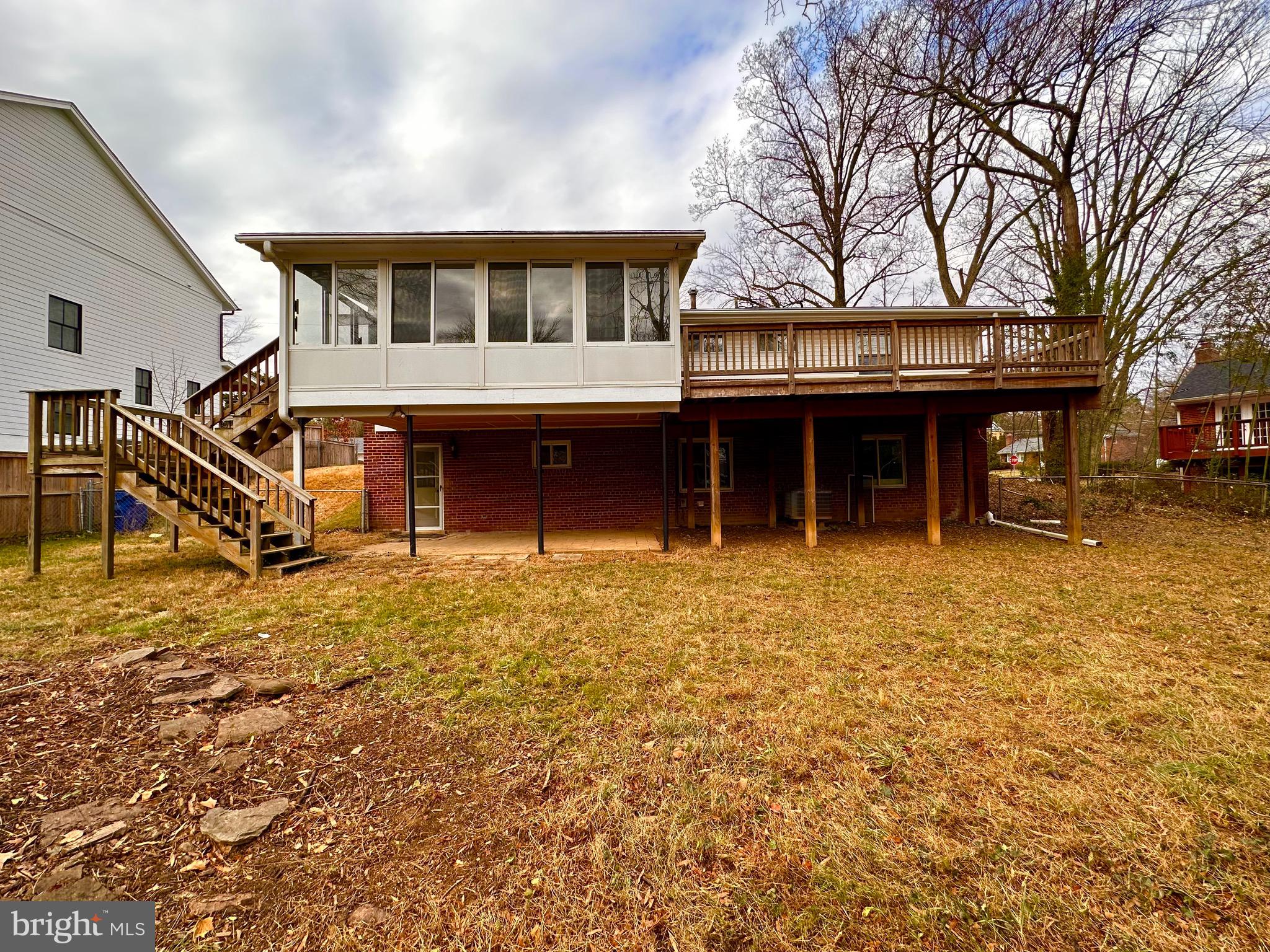 BROYHILLS MCLEAN ESTATES - Residential Lease