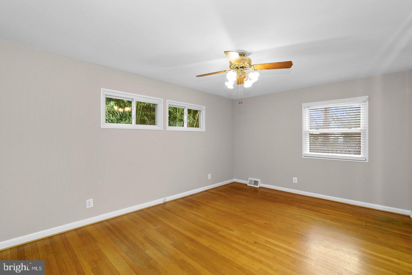 BROYHILLS MCLEAN ESTATES - Residential Lease