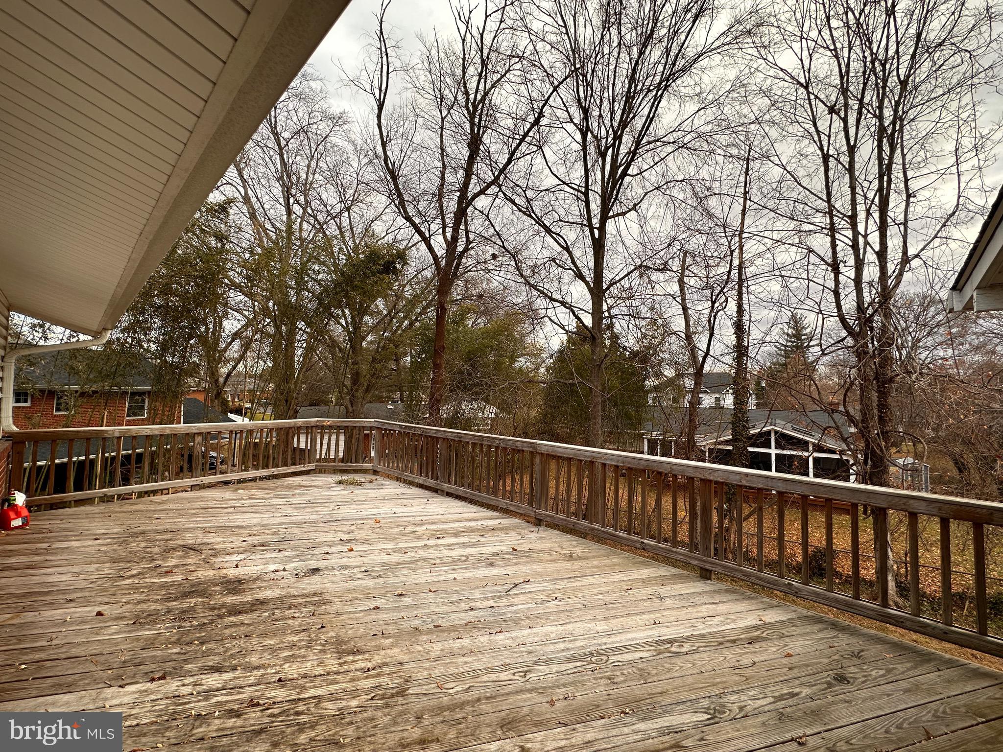 BROYHILLS MCLEAN ESTATES - Residential Lease