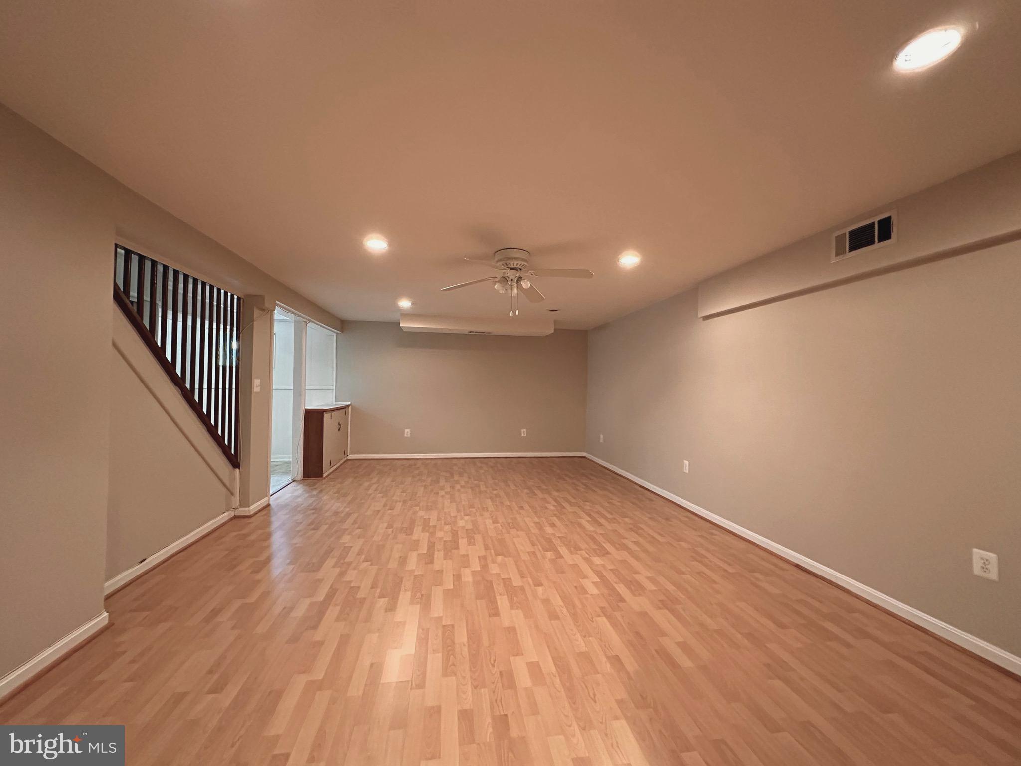 BROYHILLS MCLEAN ESTATES - Residential Lease