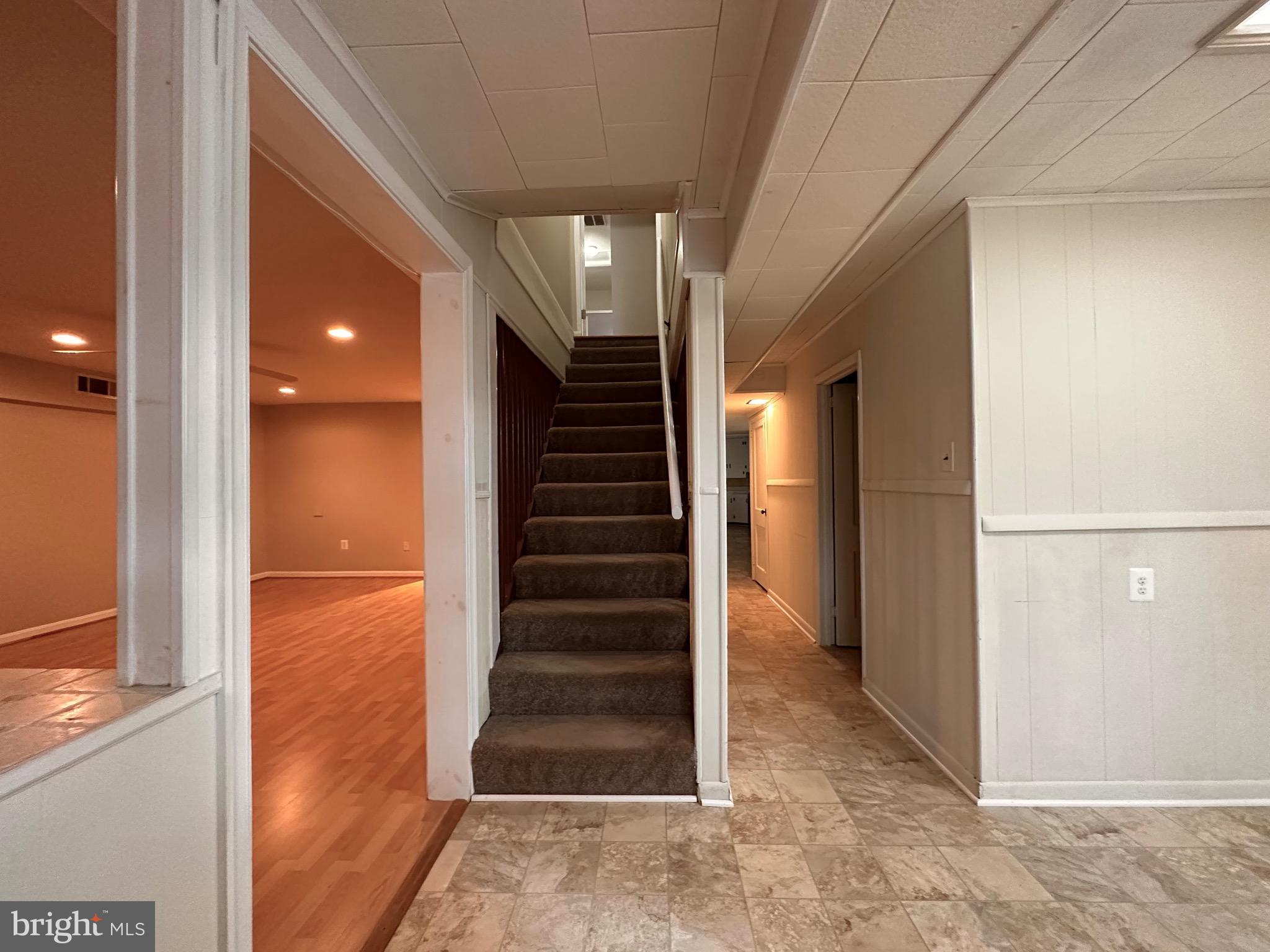 BROYHILLS MCLEAN ESTATES - Residential Lease