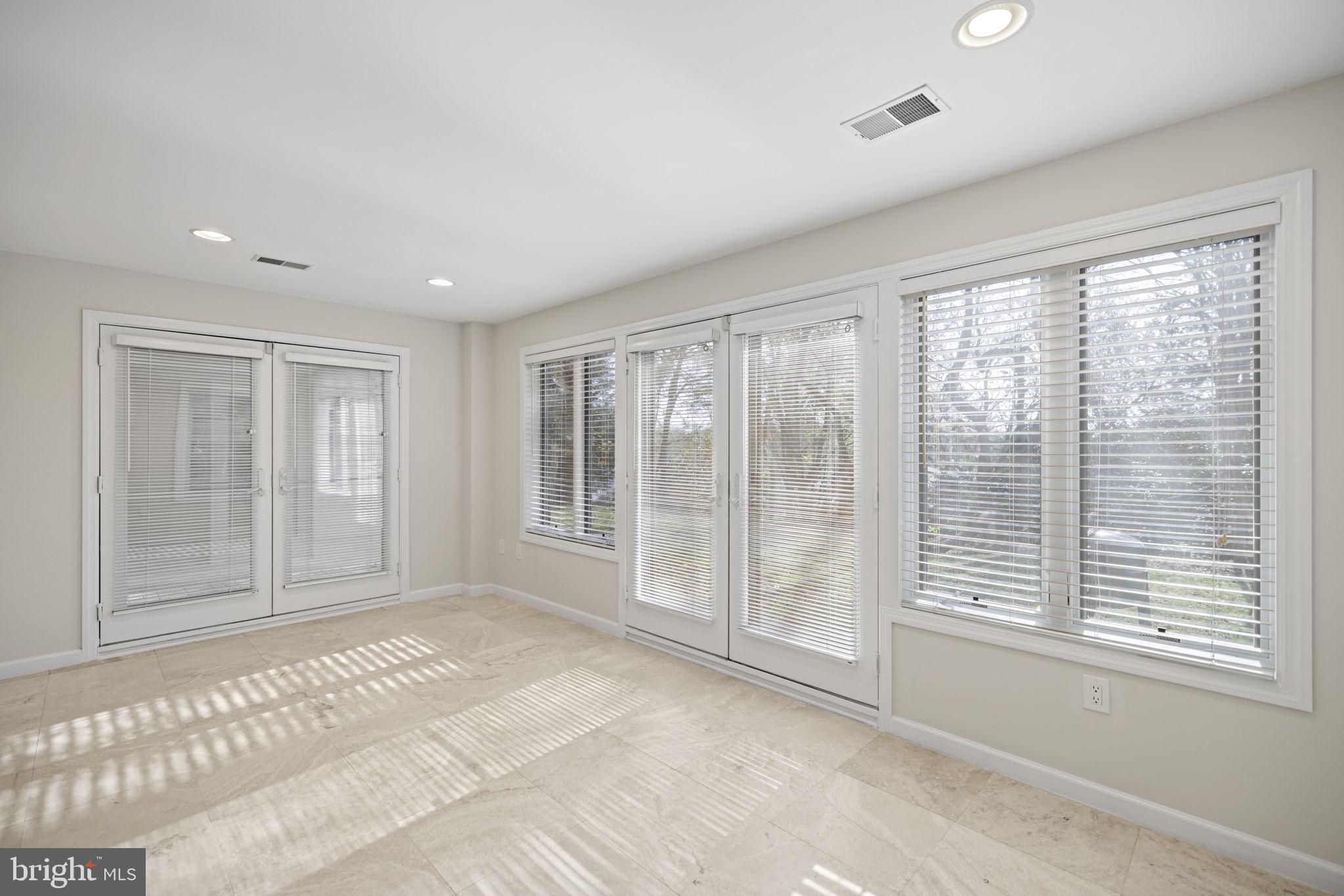 DUNLOP HILLS - Residential