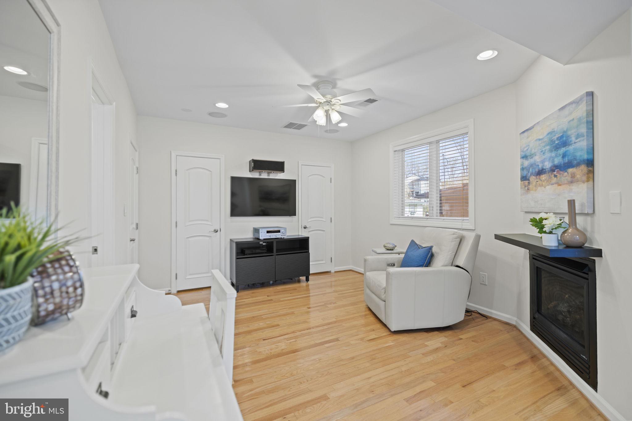 DUNLOP HILLS - Residential