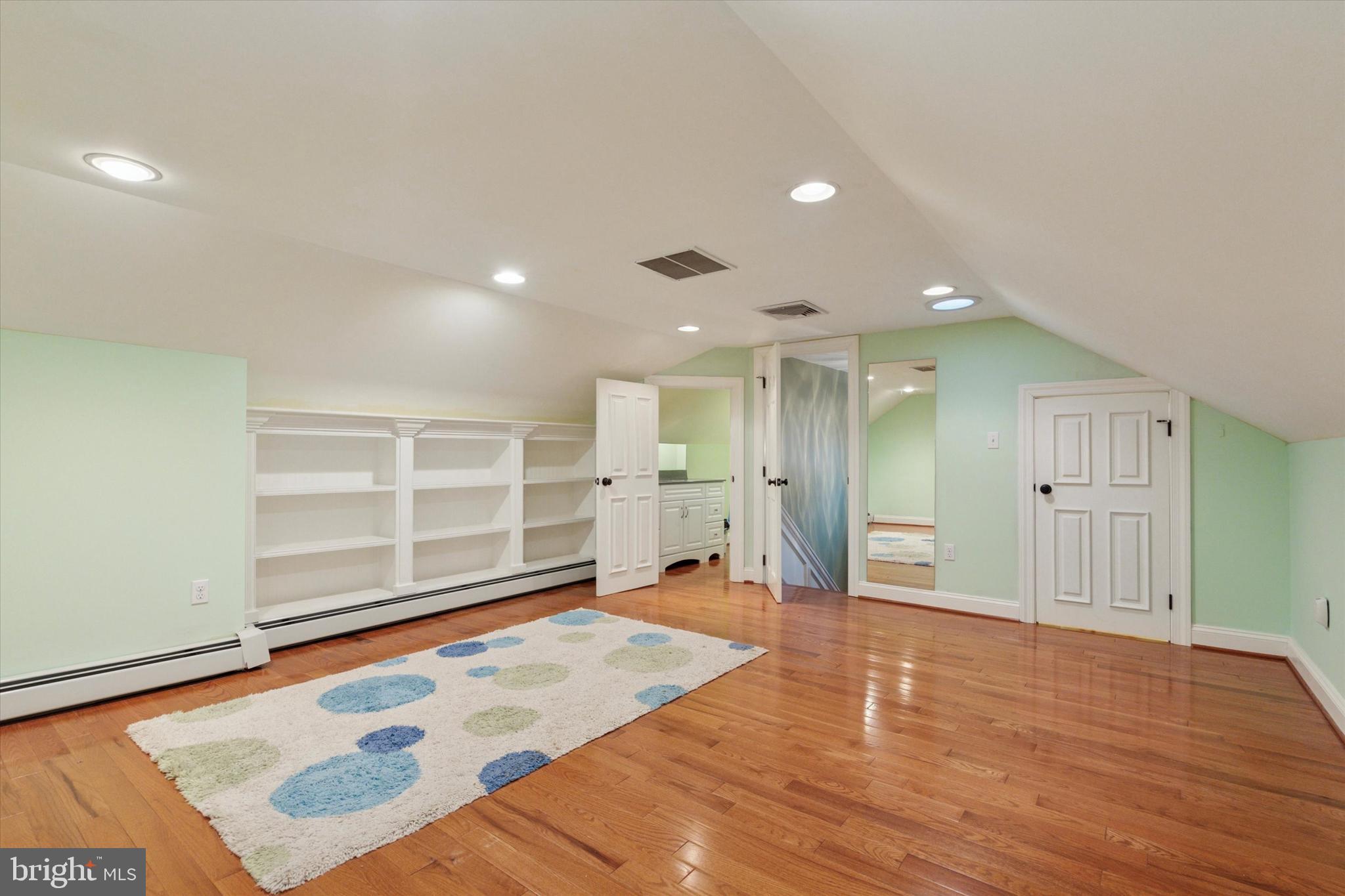 WOODLEA-CONESTOGA - Residential