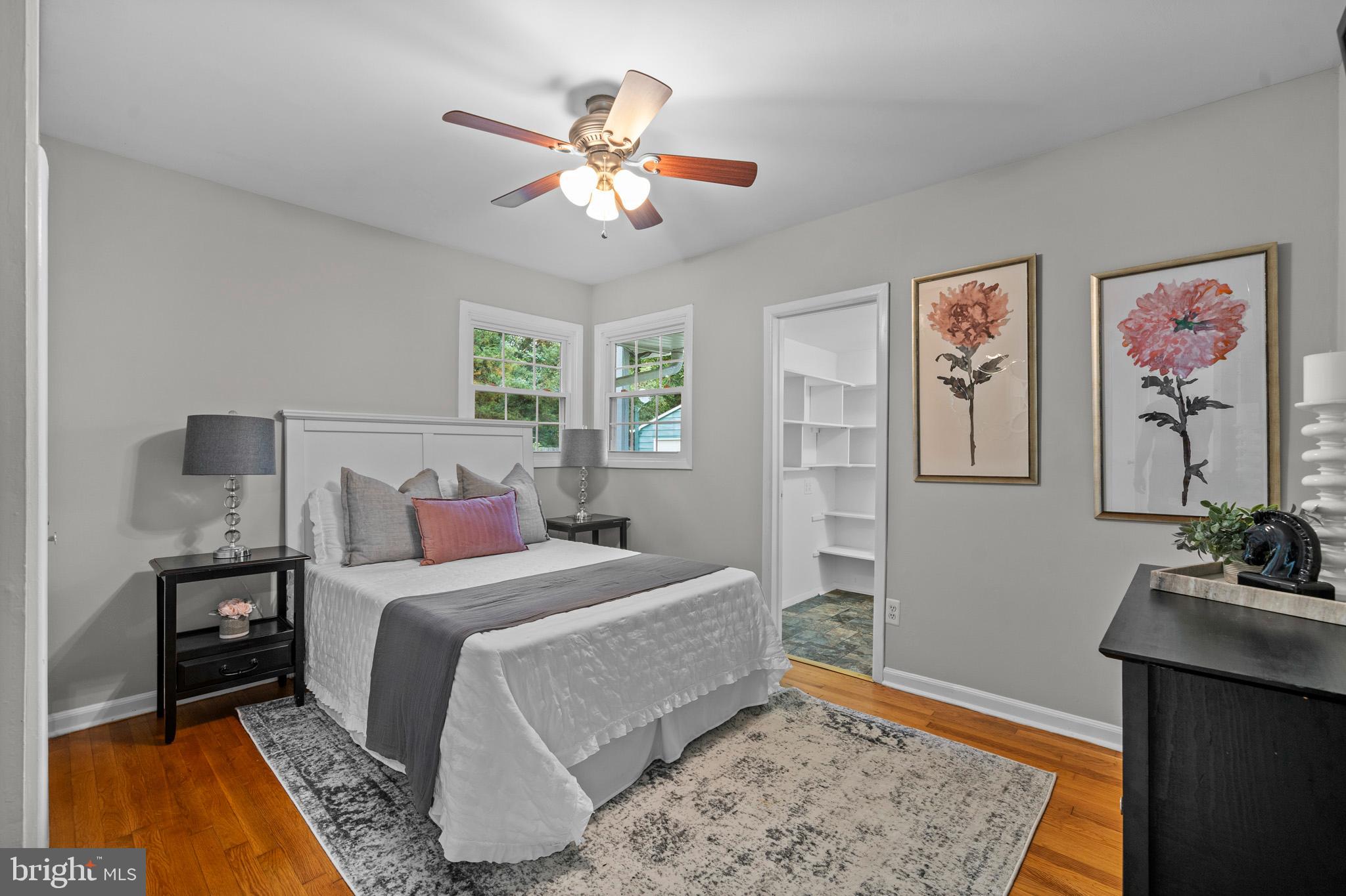 INDIAN HEAD MANOR - Residential