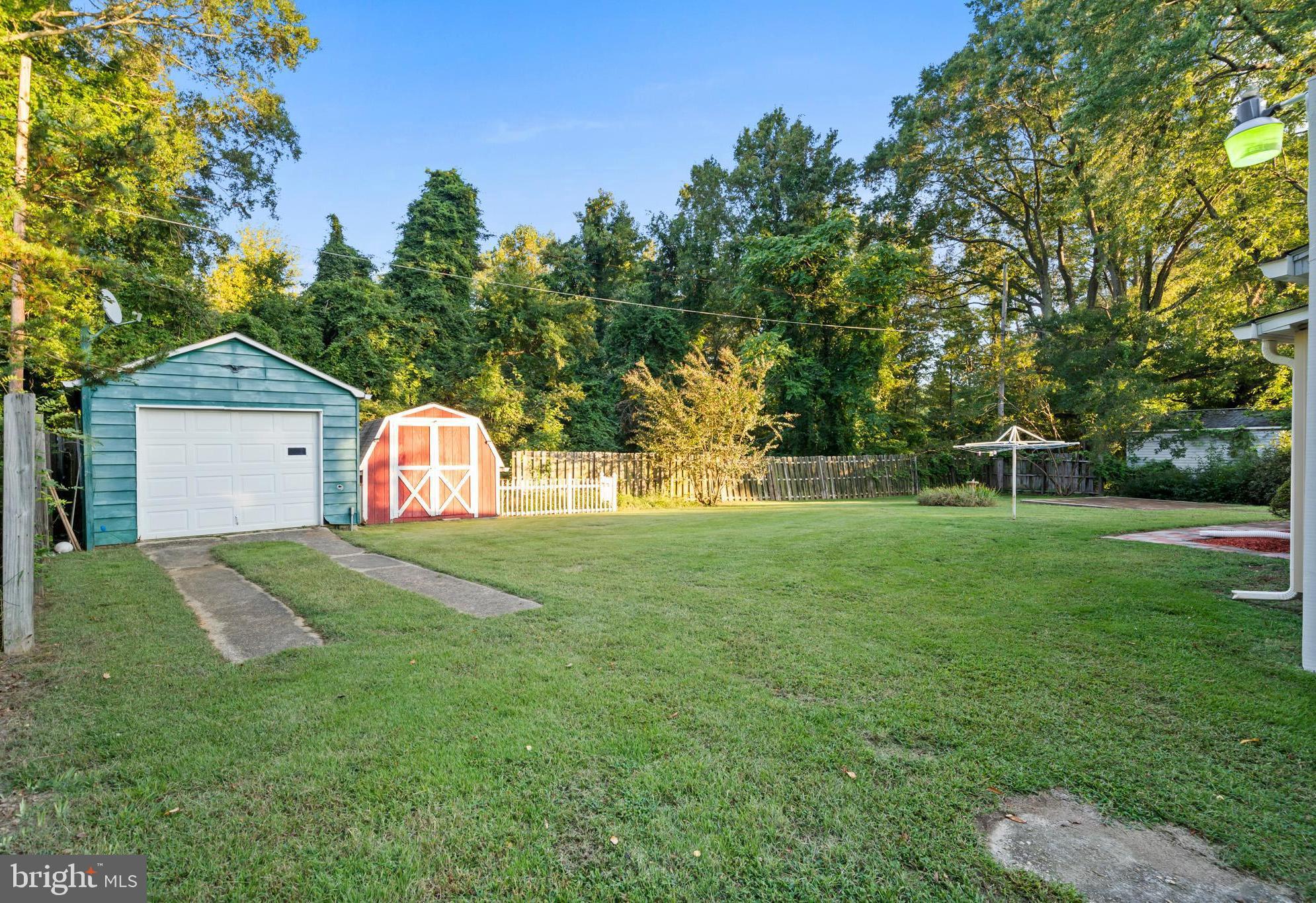 INDIAN HEAD MANOR - Residential