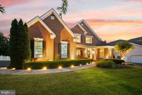 Photo of 20247 Kiawah Island Drive, ASHBURN, VA 20147 (MLS # VALO2128970)