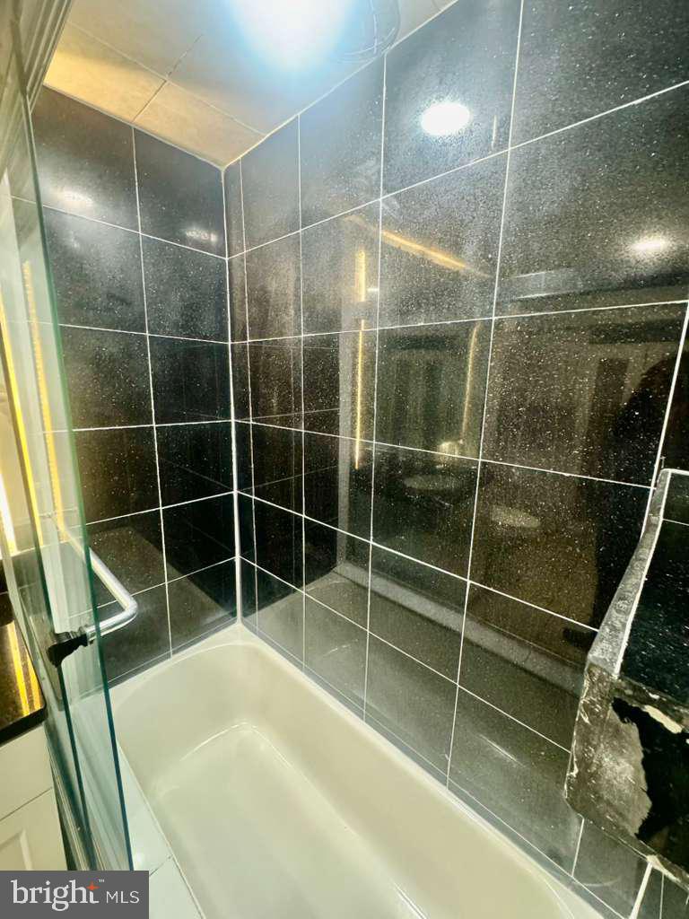 ADELPHI - Residential