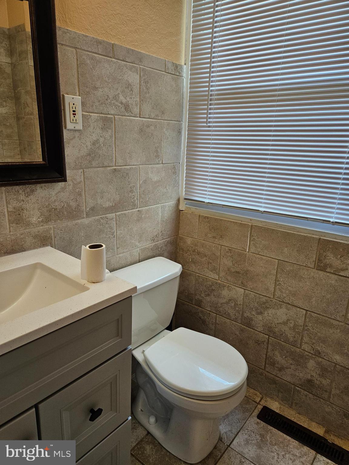 NOTTINGHAM VIL - Residential Lease