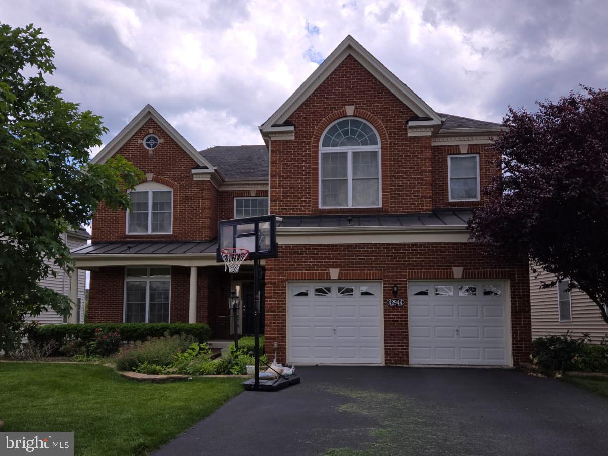 LOUDOUN VALLEY ESTATES 2 - Residential Lease