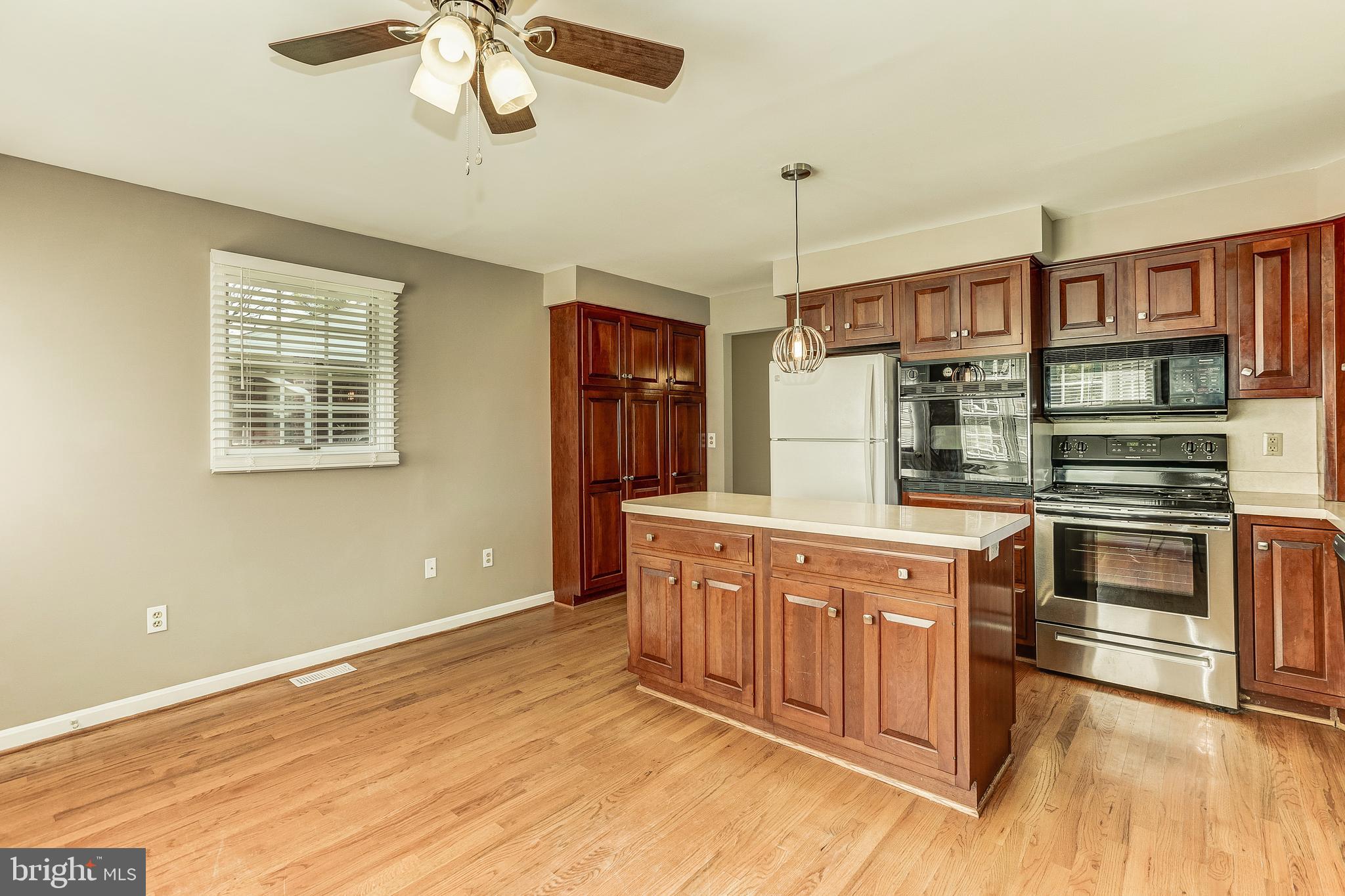 HILLWOOD ESTATES - Residential