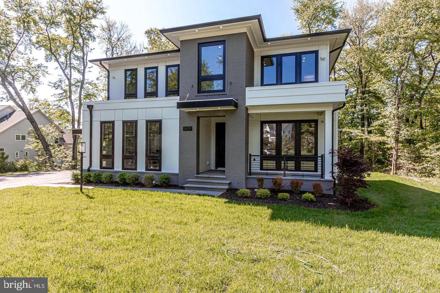 TOWN AND COUNTRY GARDENS - Residential