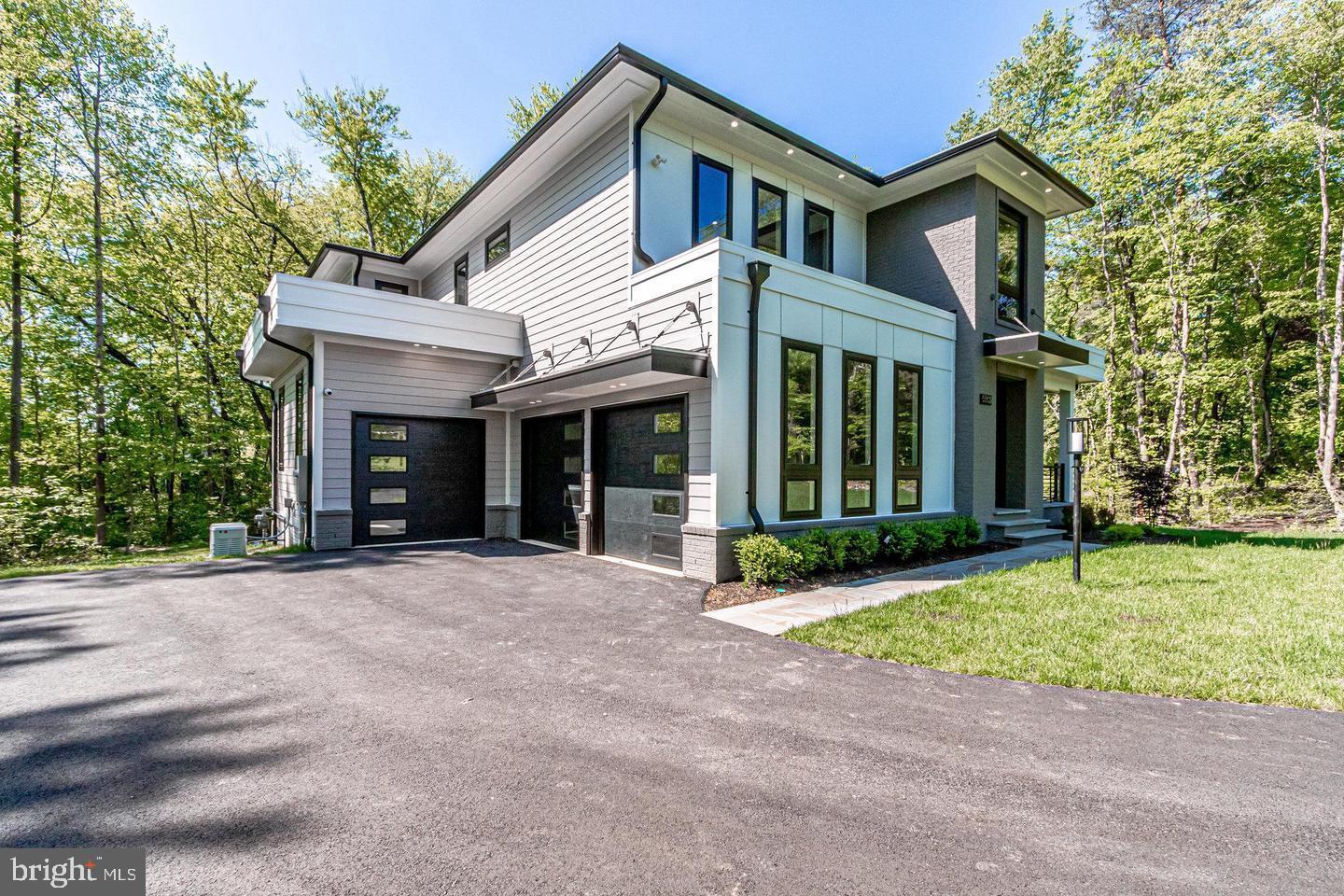 TOWN AND COUNTRY GARDENS - Residential