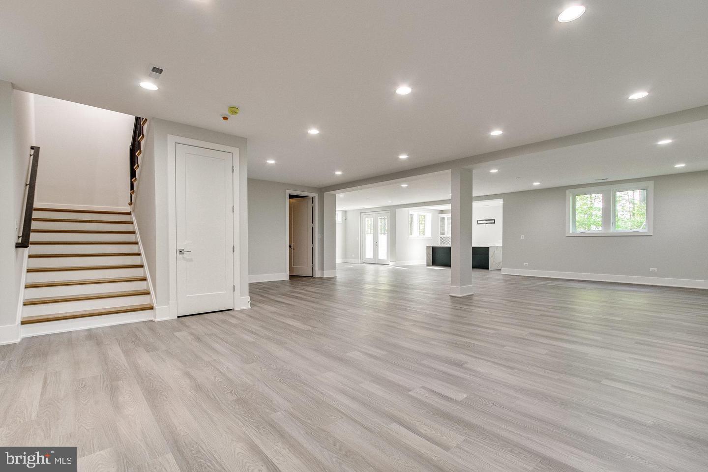 TOWN AND COUNTRY GARDENS - Residential