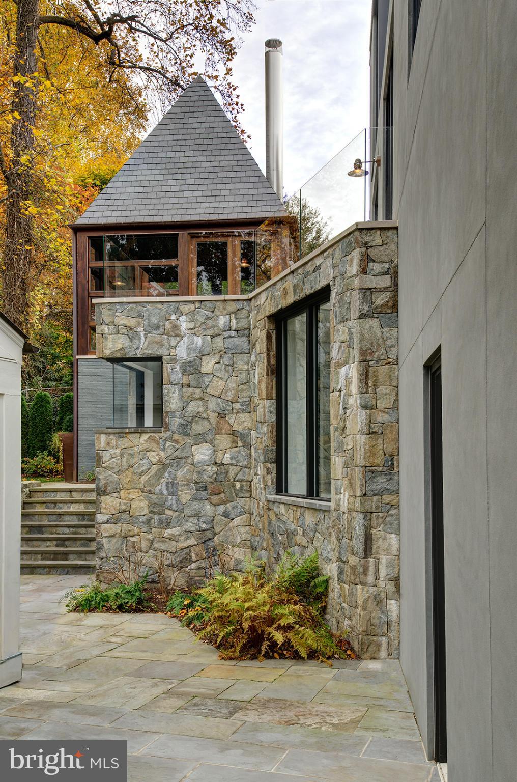 SPRING VALLEY - Residential