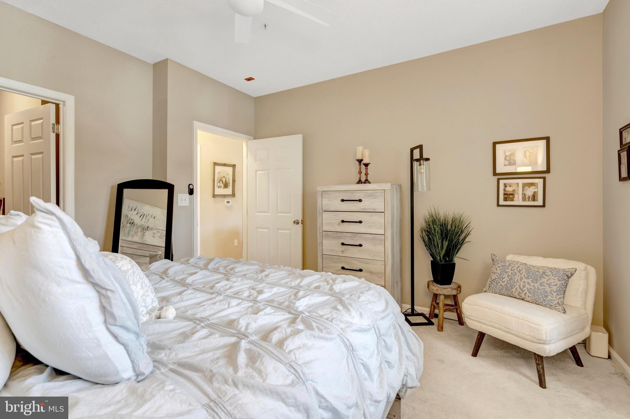 EDGEWATER - Residential