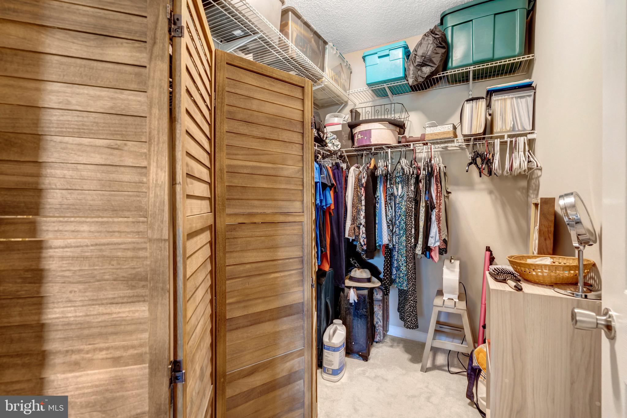 EDGEWATER - Residential