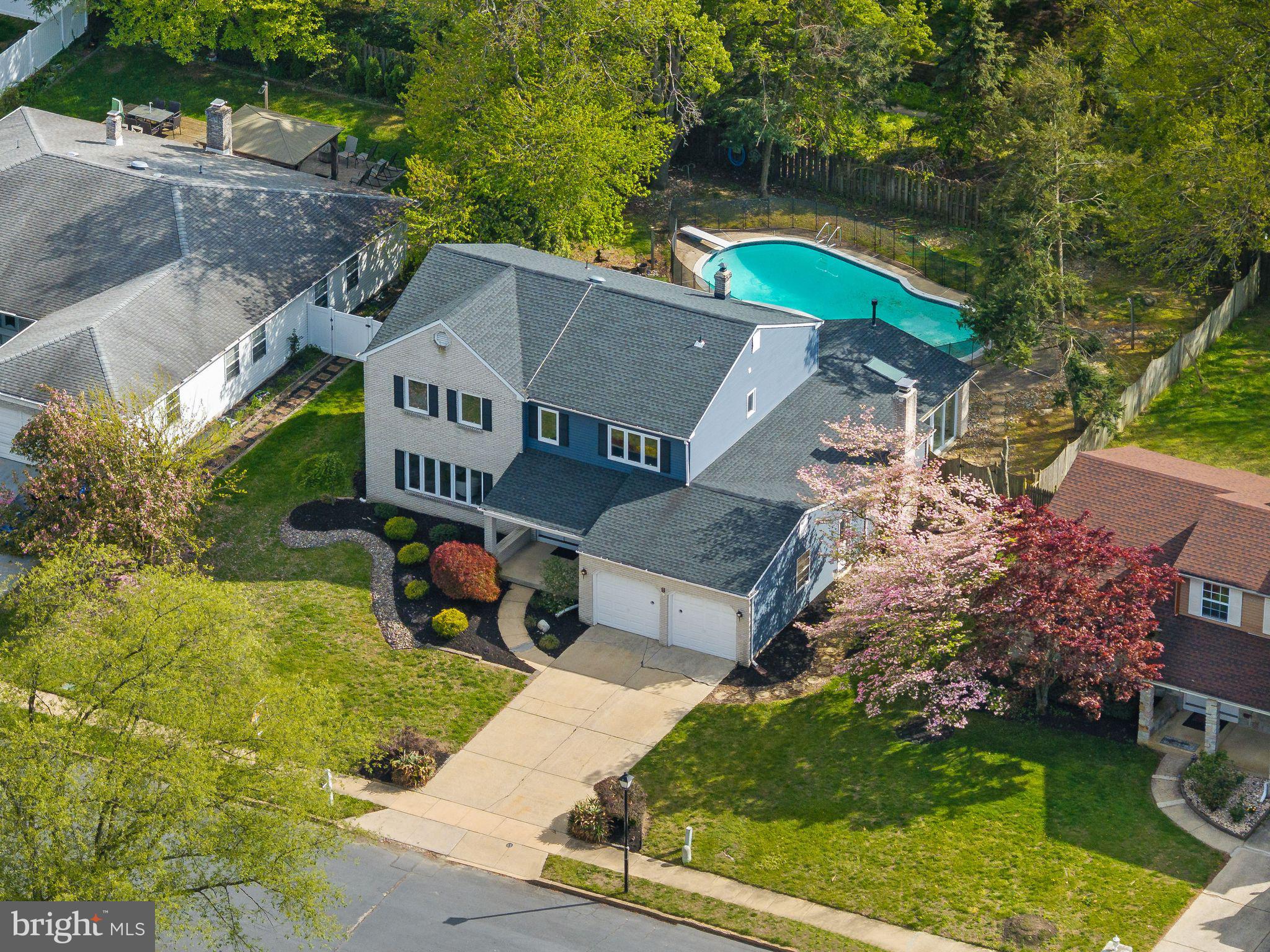 8 W HIGH RIDGE ROAD
