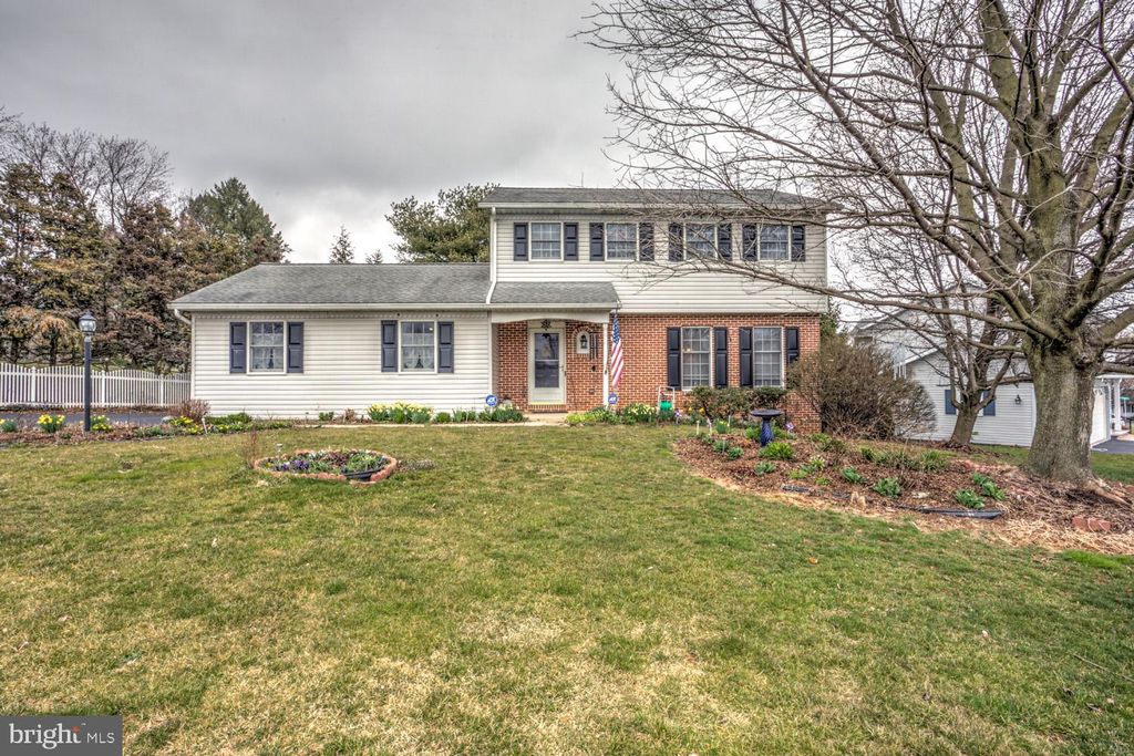 Photo of 101 WHEATLAND DR, LITITZ, PA 17543 (MLS # PALA2031818)