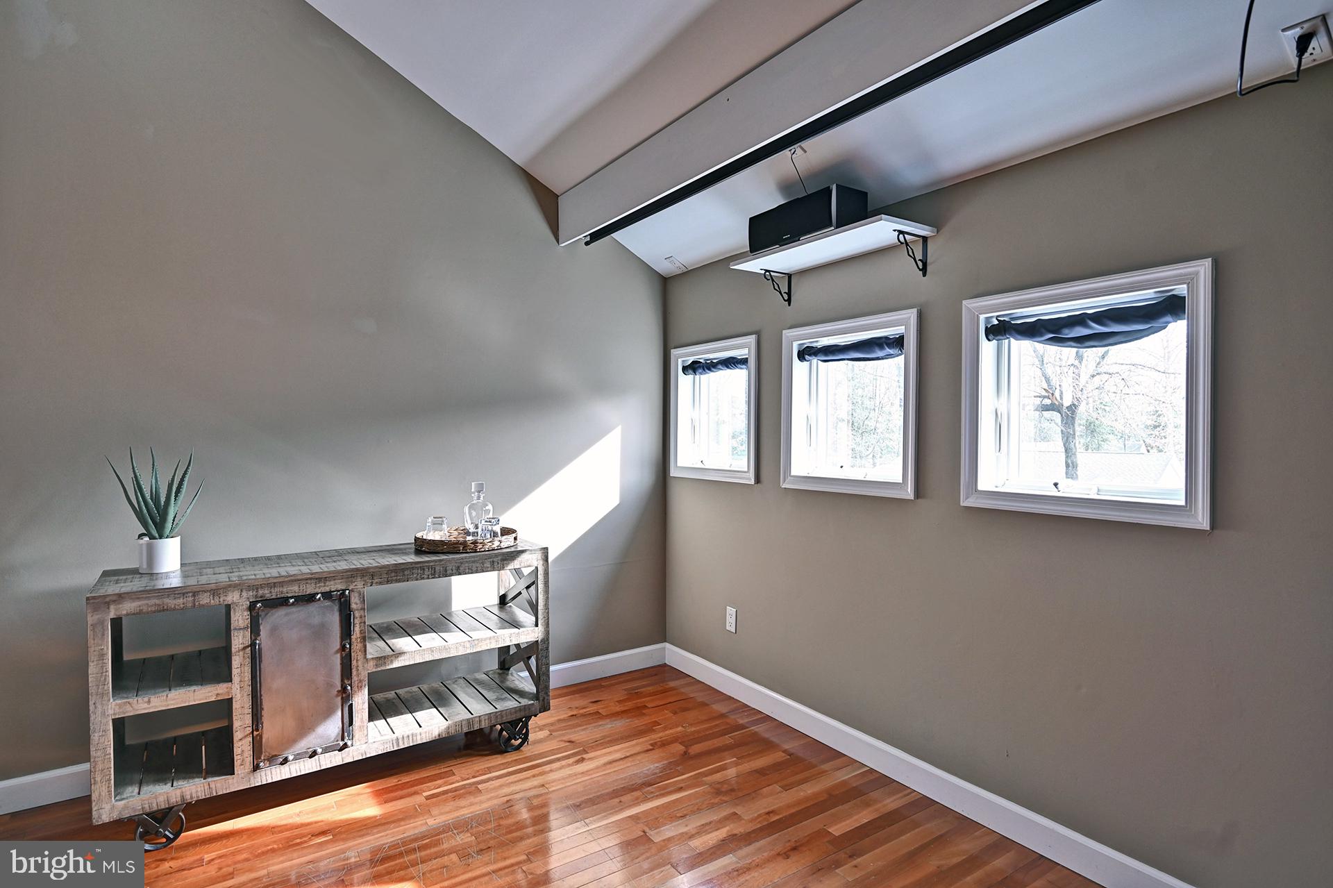 HICKORY WOODS - Residential