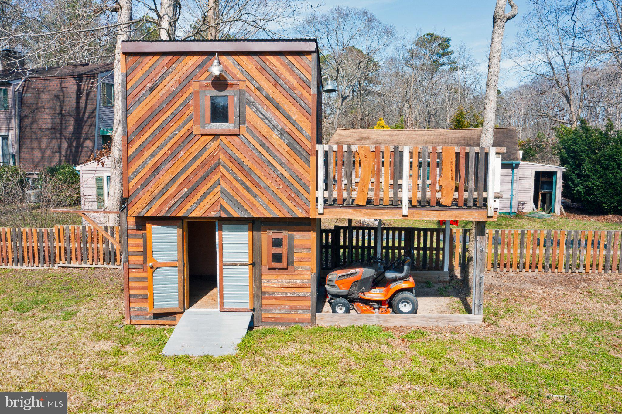 HICKORY WOODS - Residential