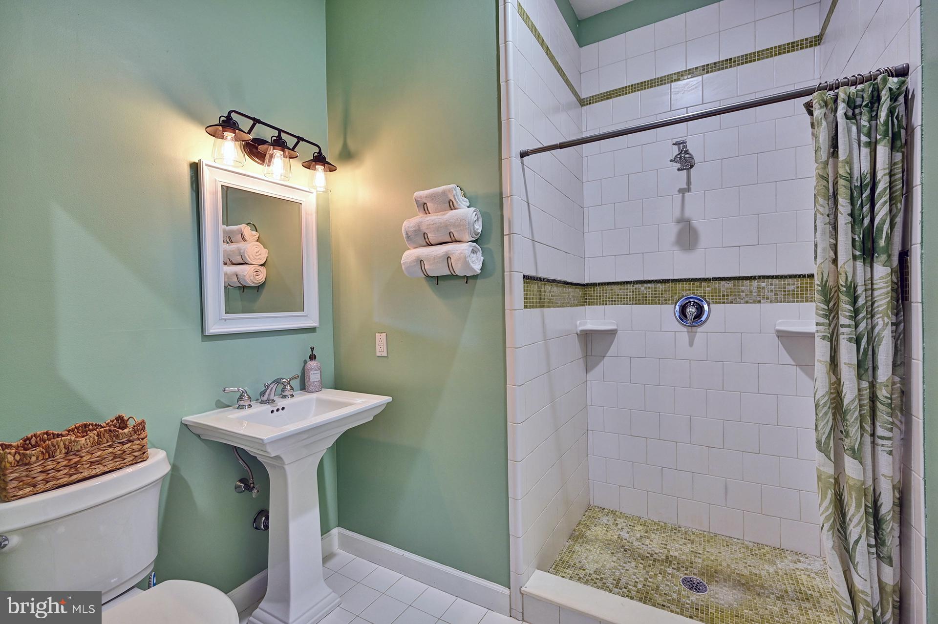 HICKORY WOODS - Residential