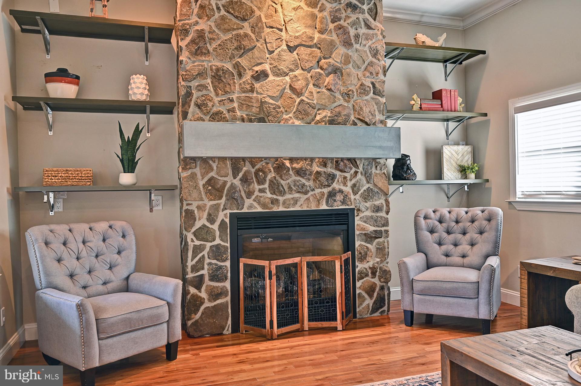 HICKORY WOODS - Residential