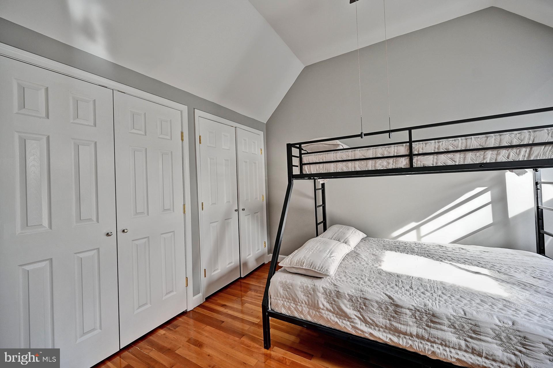 HICKORY WOODS - Residential