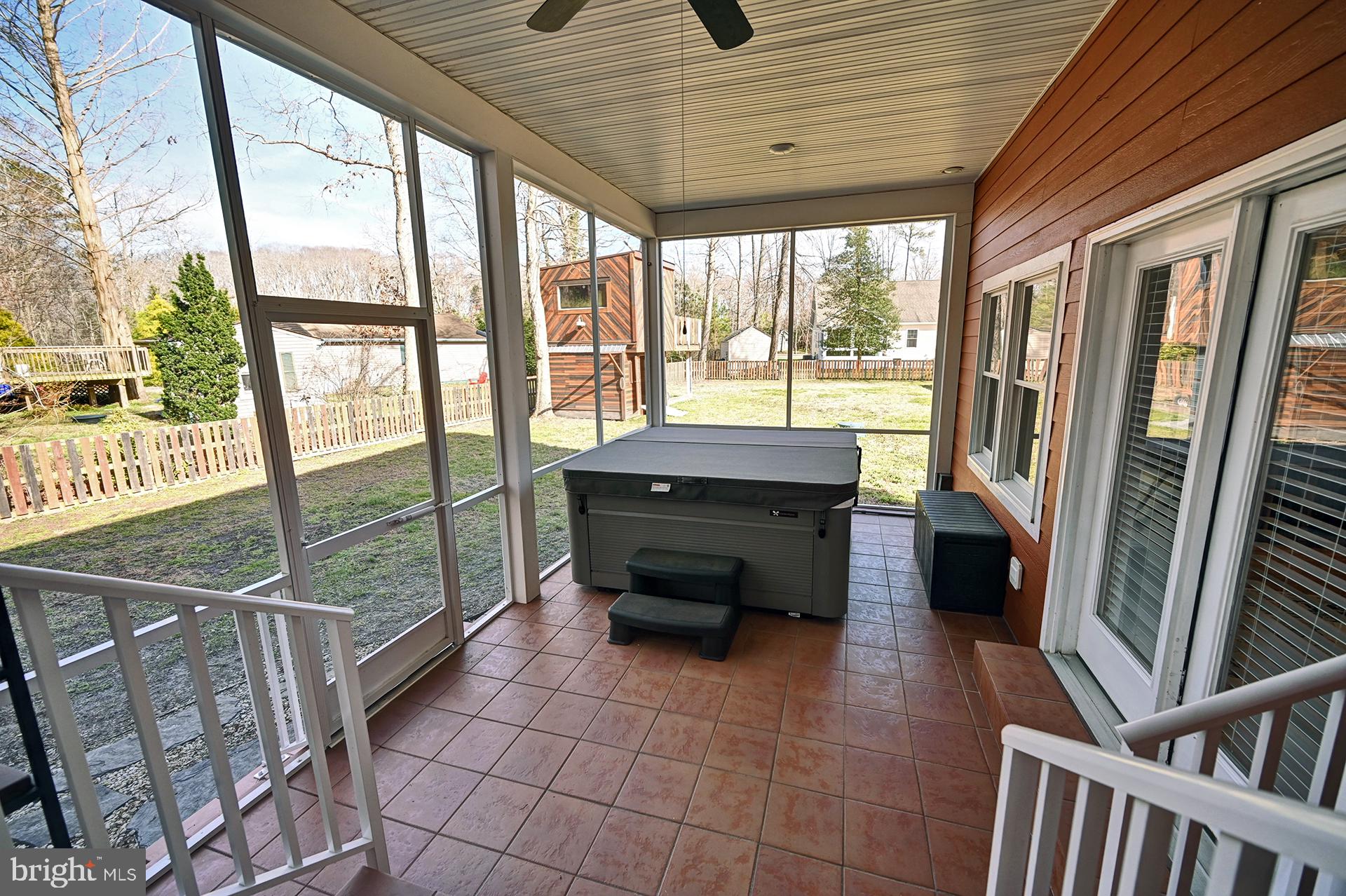 HICKORY WOODS - Residential