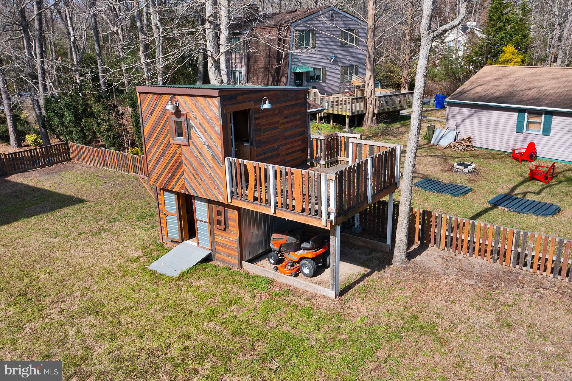 HICKORY WOODS - Residential