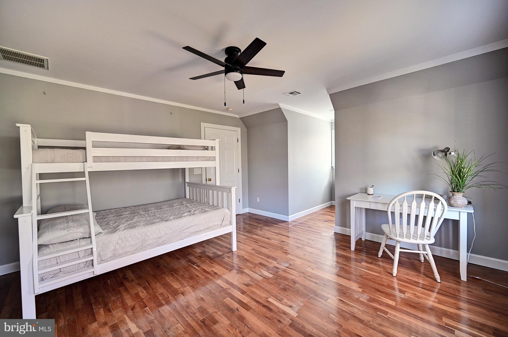 HICKORY WOODS - Residential