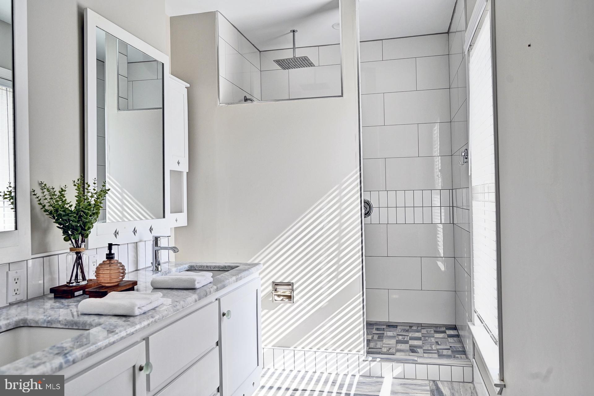 HICKORY WOODS - Residential