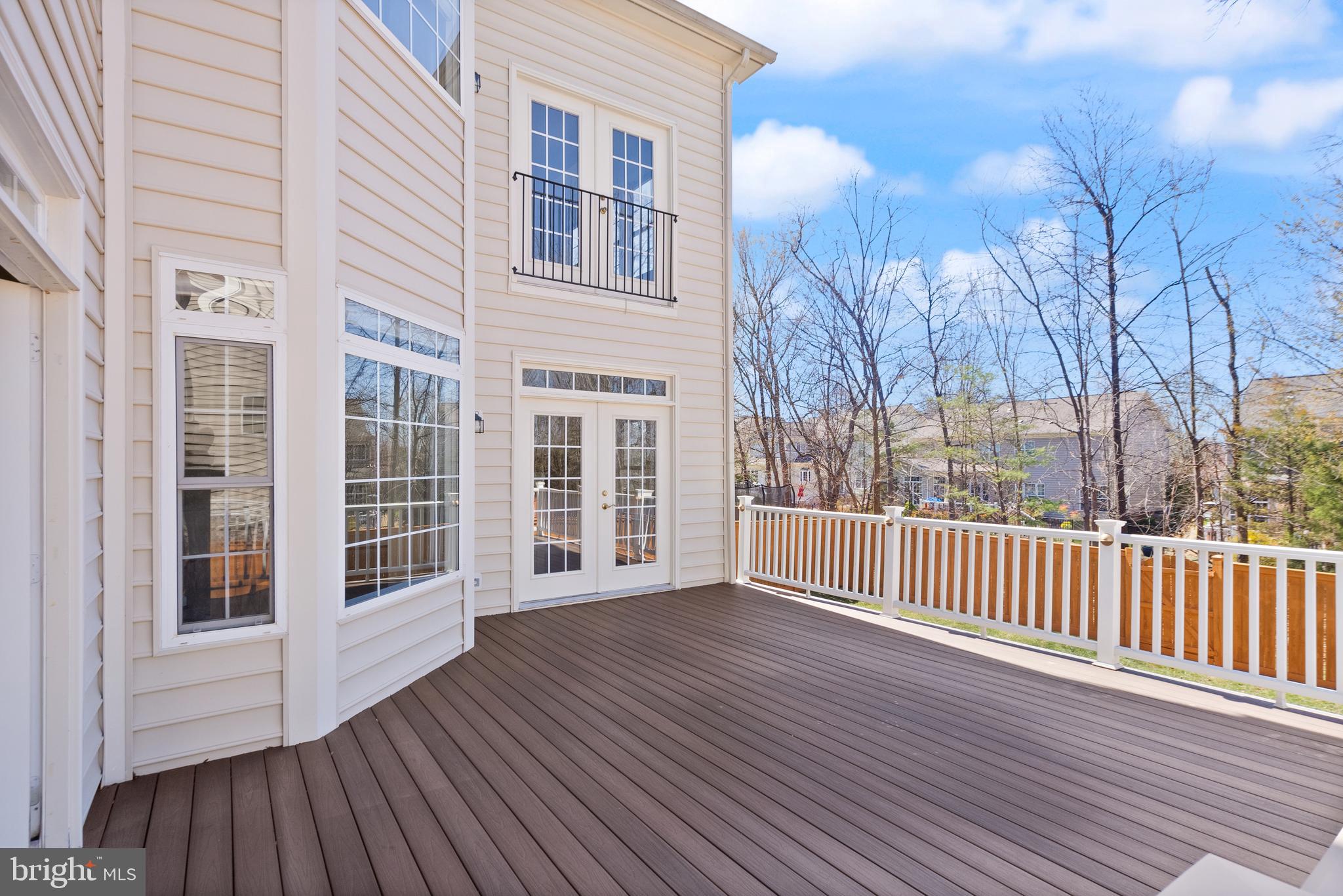 LANSDOWNE ON THE POTOMAC - Residential