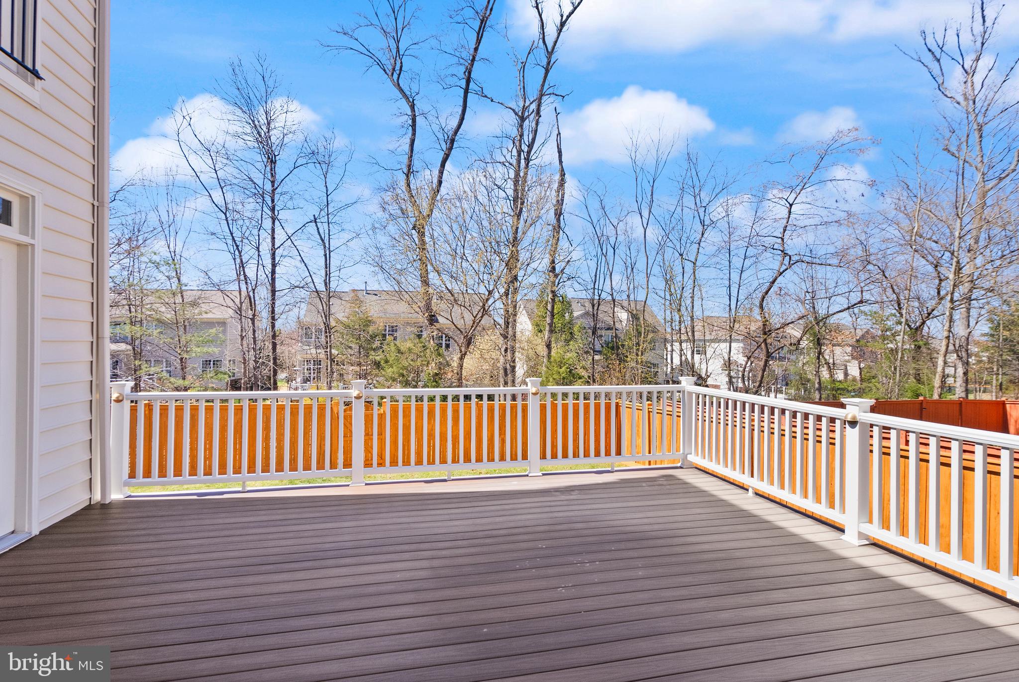 LANSDOWNE ON THE POTOMAC - Residential