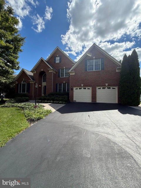 Photo of 15081 Sycamore Hills Place, HAYMARKET, VA 20169 (MLS # VAPW2126250)